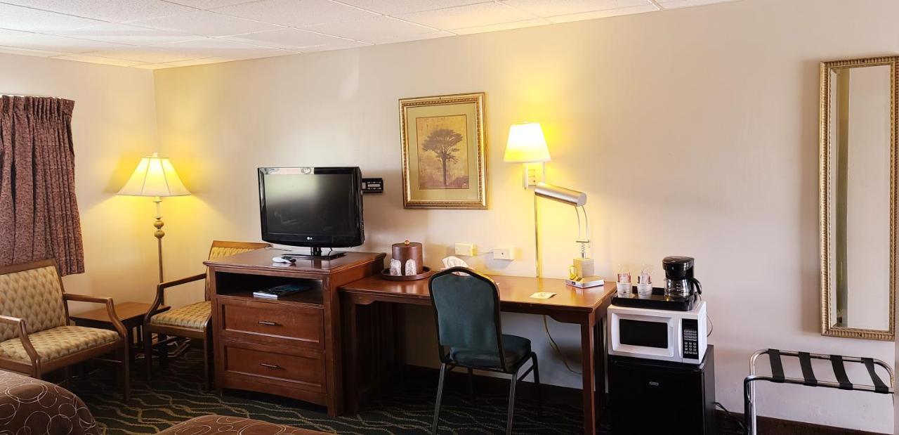 Hampton Inn Гаррисберг Экстерьер фото
